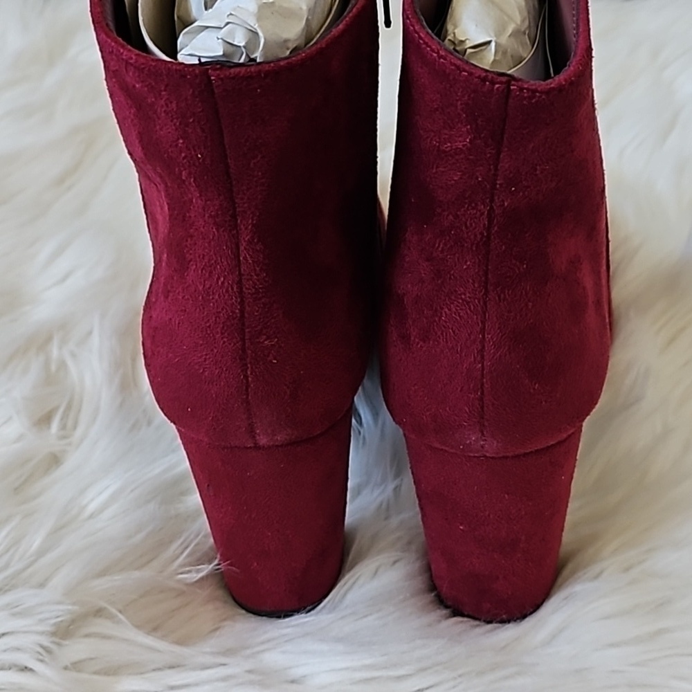 Katliu Red Faux Suede Heeled Boots NIB - Picture 5 of 14